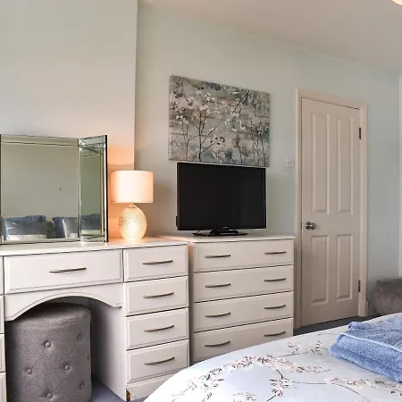 بيت للعطل Mulgrave Luxury ويتبي